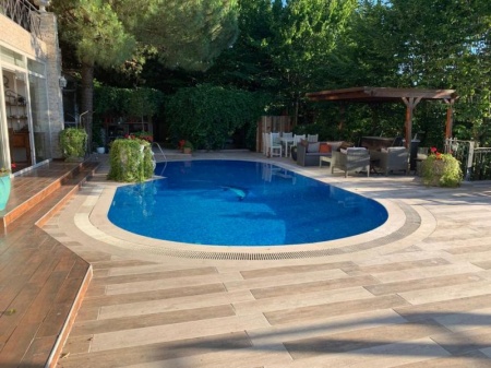 Piscine enterr&eacute;e &agrave; Givors : types, avantages et budget